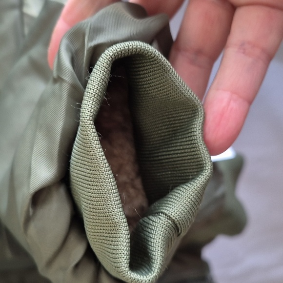 NWT Forever 21 Faux Shearling Bomber Jacket Reversible Sz XS - Picture 6 of 16